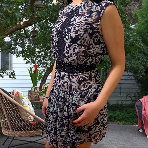 BCBG MaxAzria Aymeline Blue Floral Print Lace Sleeveless Dress Size 0 Small - Picture 6 of 9